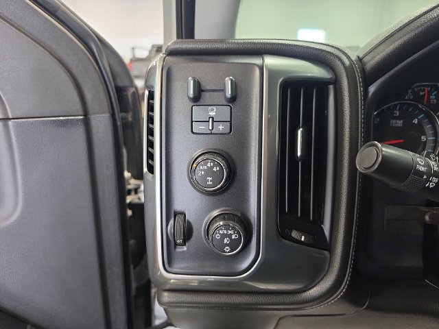 Used 2015 Chevrolet Silverado 1500 LTZ AWD/4WD image 19