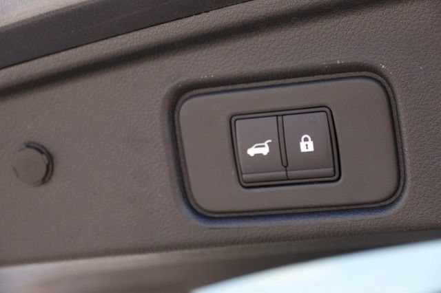 Certified 2025 Nissan Pathfinder SV w/ SV Premium Package FWD image 8