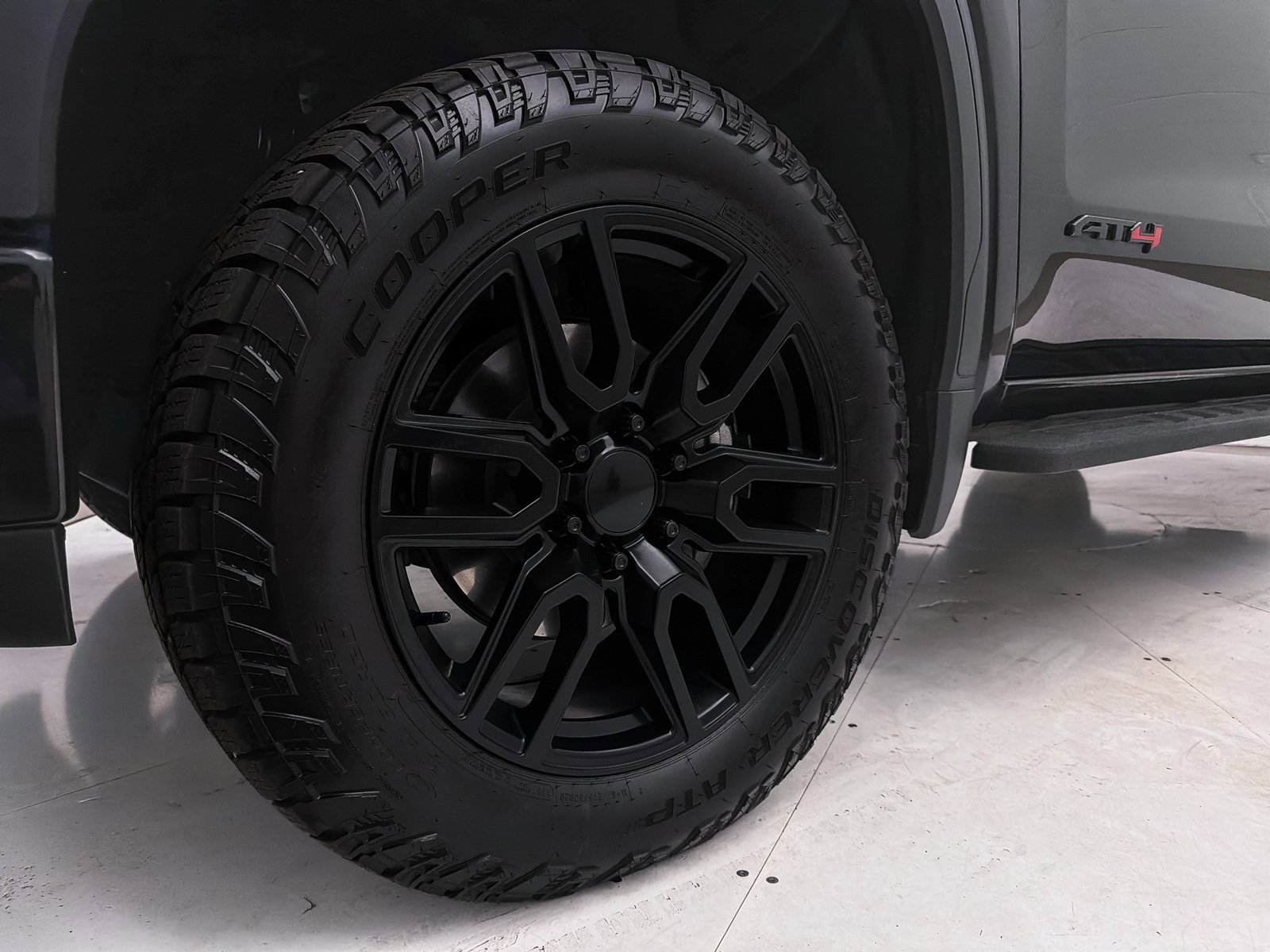 Used 2022 GMC Sierra 1500 AT4 w/ AT4 Premium Package image 17