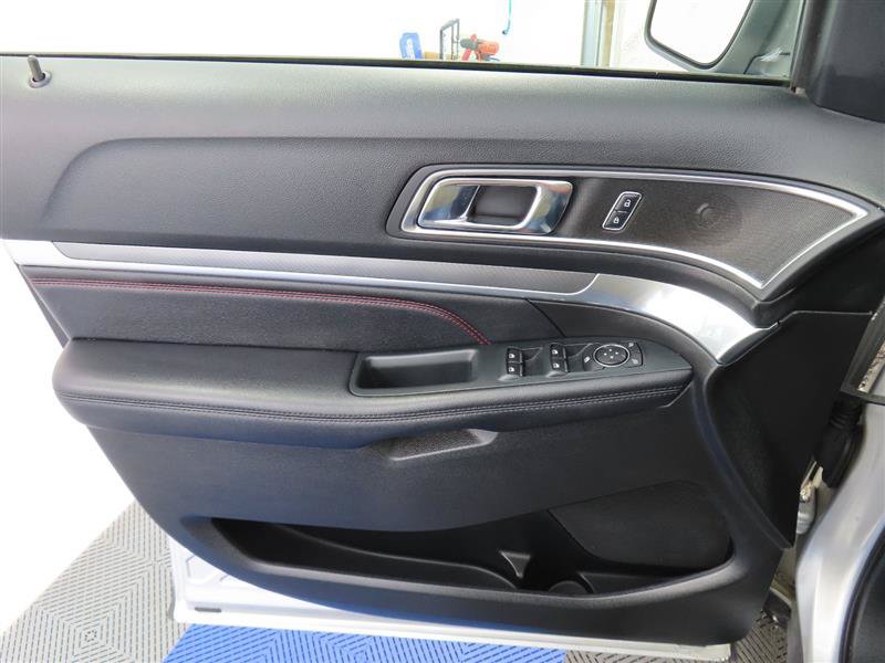 Used 2018 Ford Explorer Sport AWD/4WD image 17