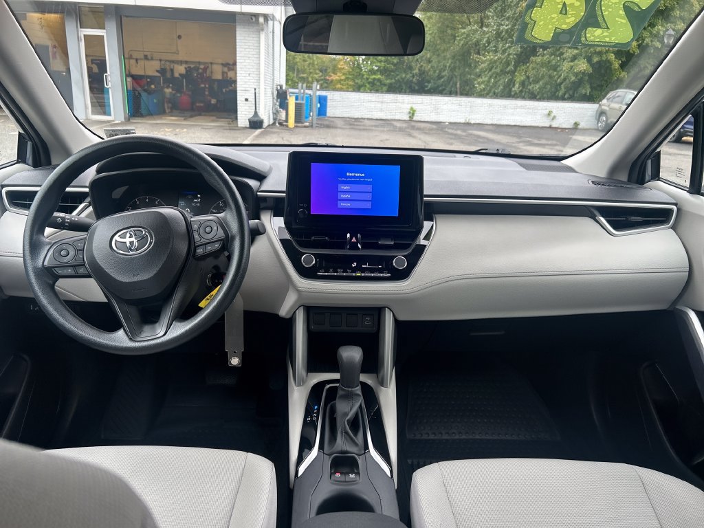 Used 2024 Toyota Corolla Cross L AWD/4WD image 12
