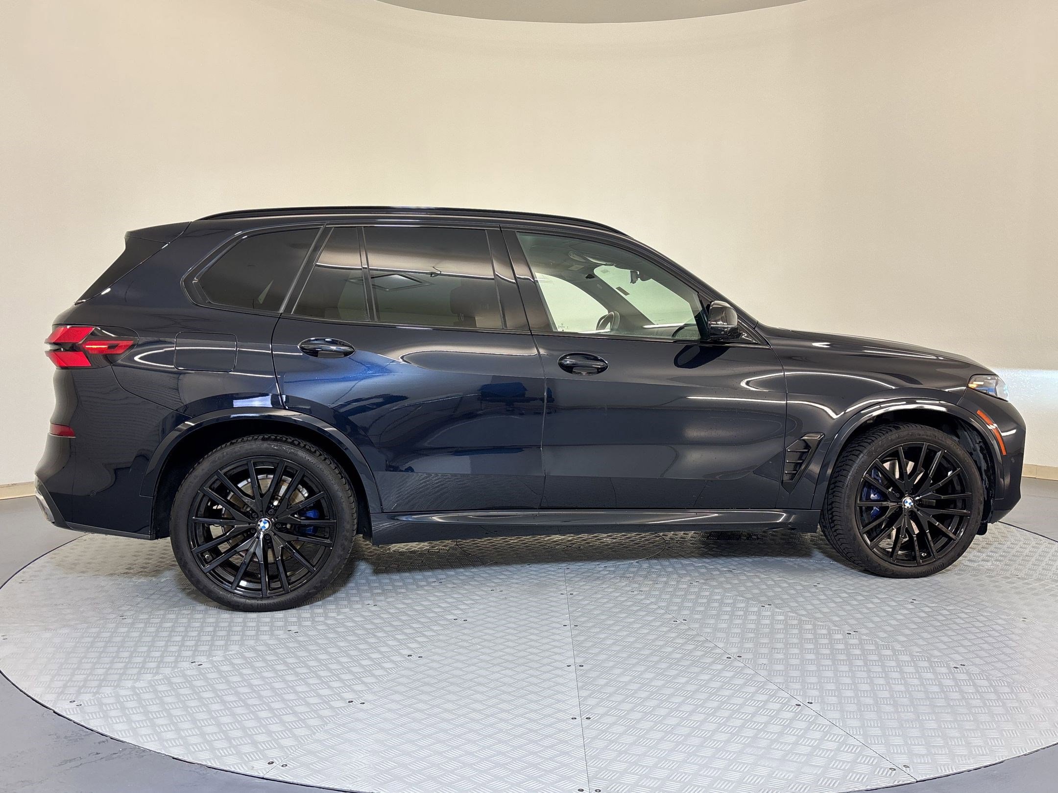 Certified 2024 BMW X5 M60i w/ Parking Assistance Package image 8
