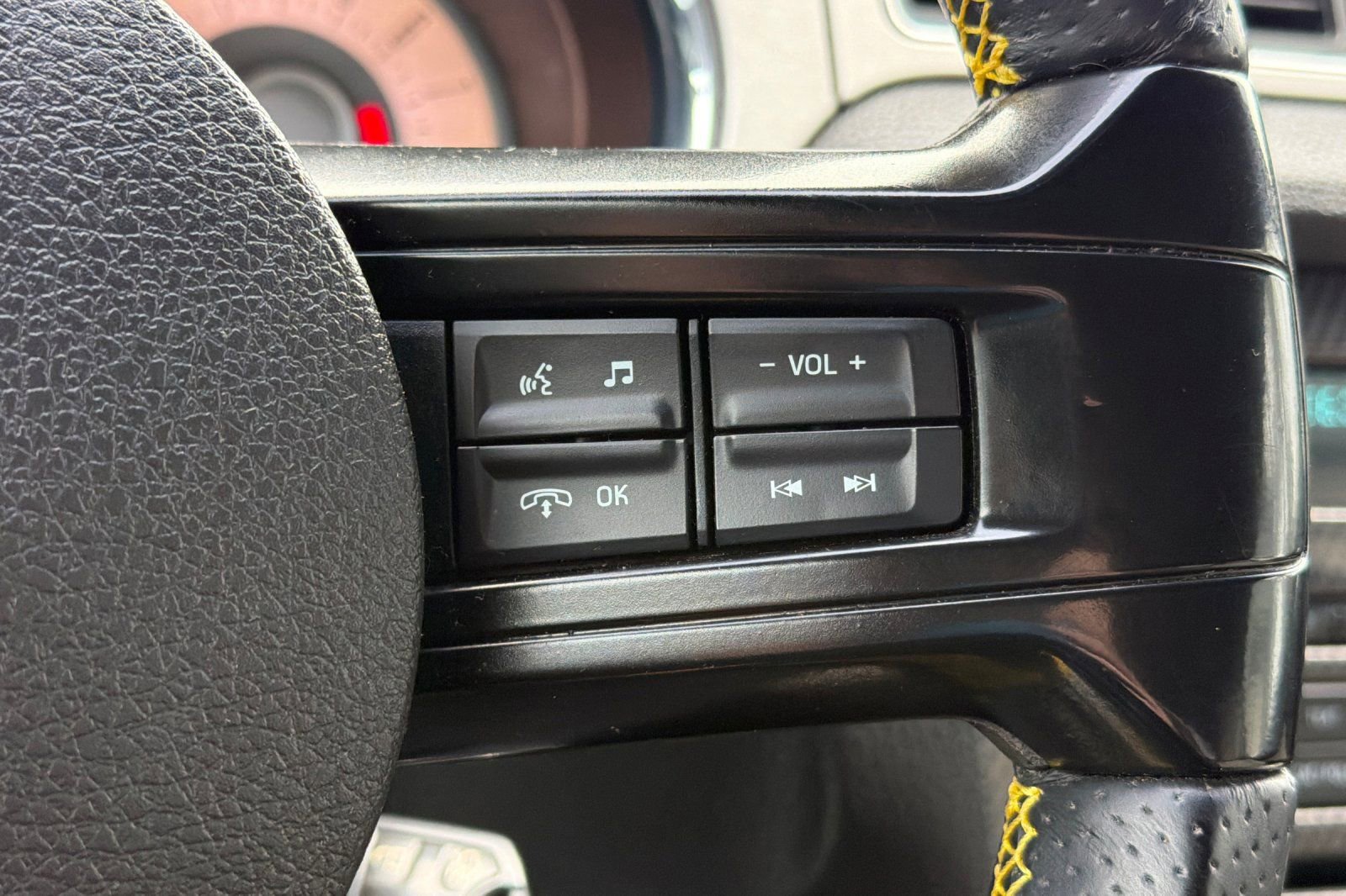 Used 2012 Ford Mustang GT Premium image 25