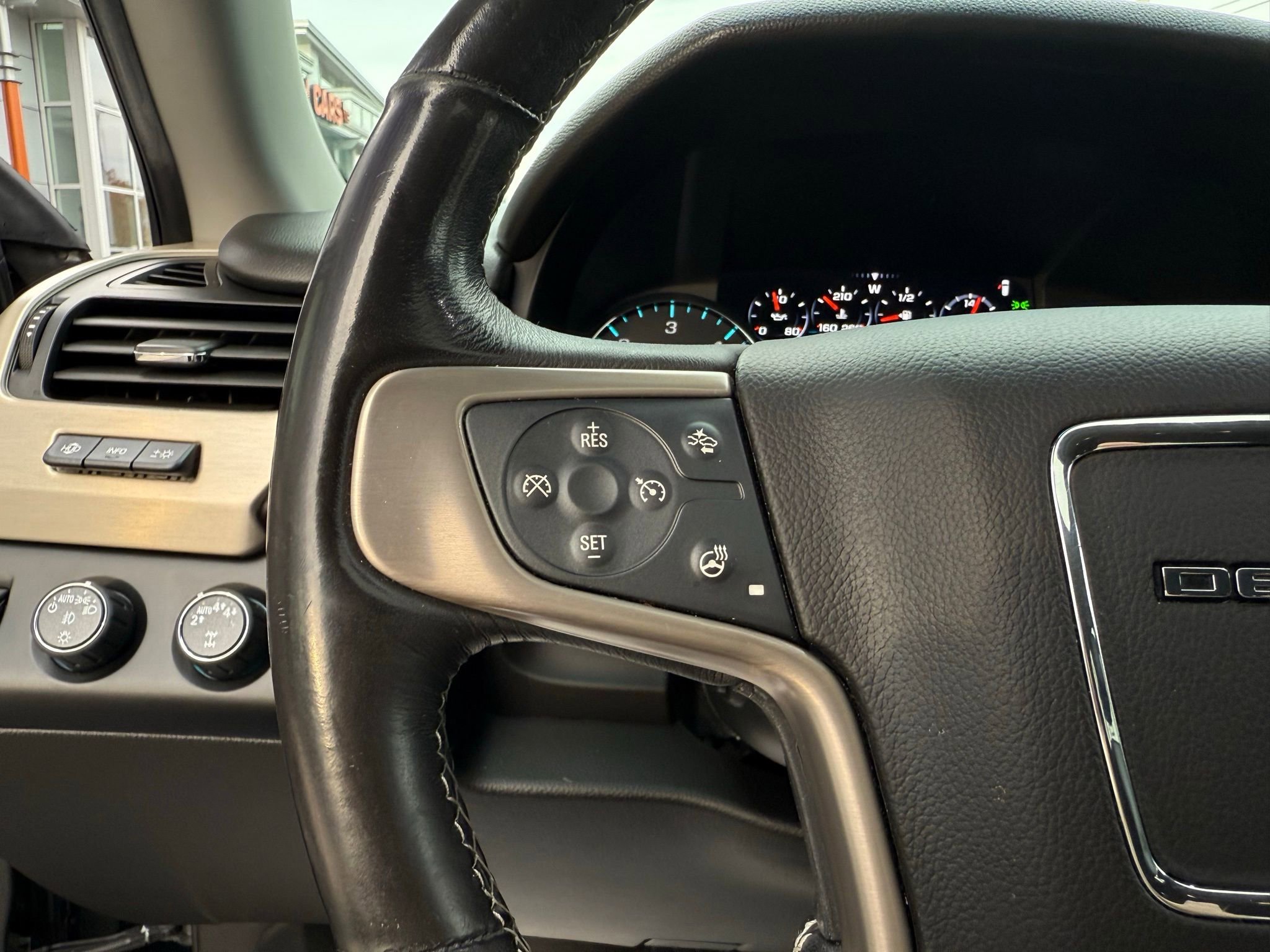 Used 2018 GMC Yukon Denali image 52