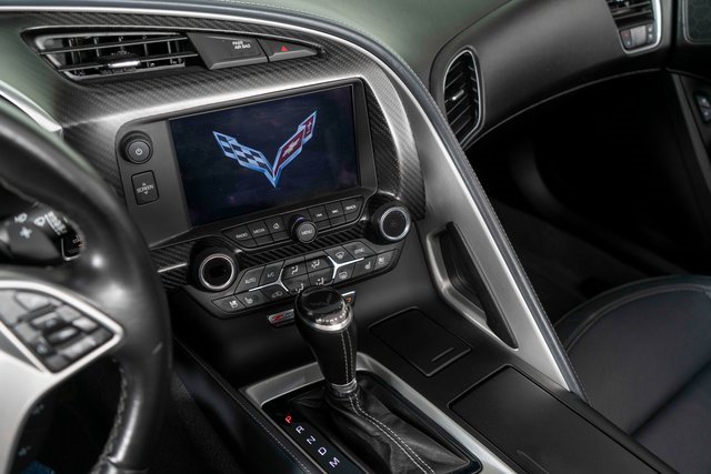 Used 2015 Chevrolet Corvette Z06 w/ 3LZ Preferred Equipment Group image 19