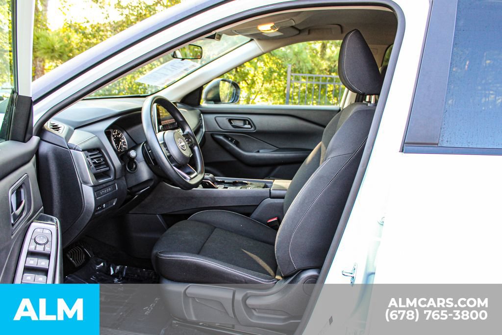 Used 2024 Nissan Rogue S FWD image 16
