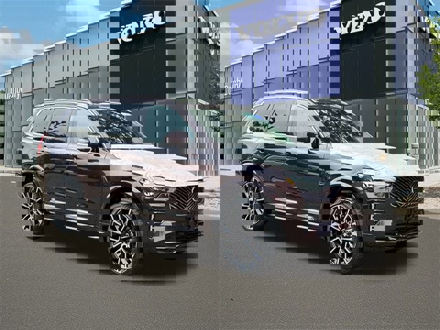 New 2026 Volvo XC90 B6 Plus w/ Protection Package Premier