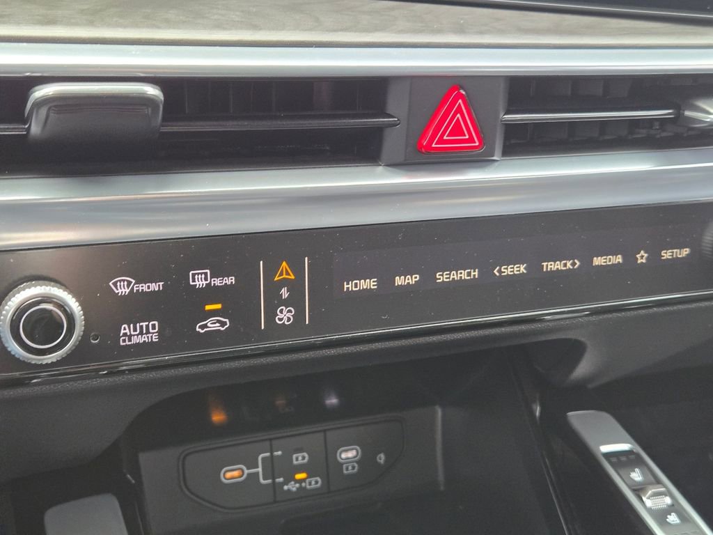 Certified 2025 Kia Sorento SX Prestige AWD/4WD image 29