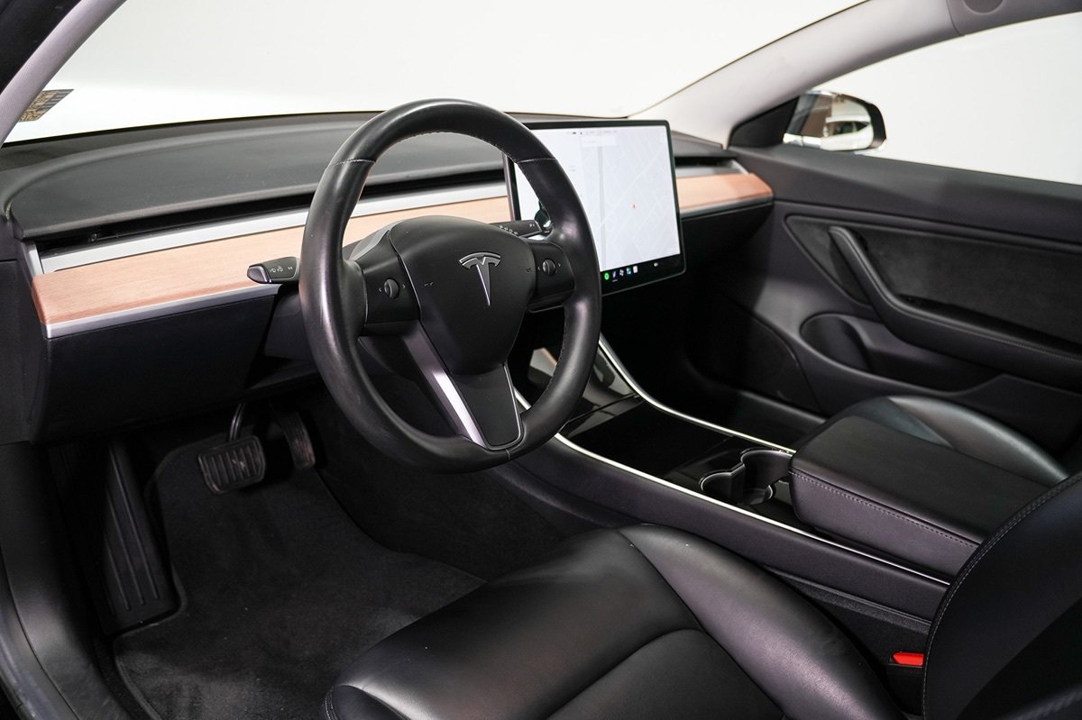 Used 2018 Tesla Model 3 Long Range RWD image 12