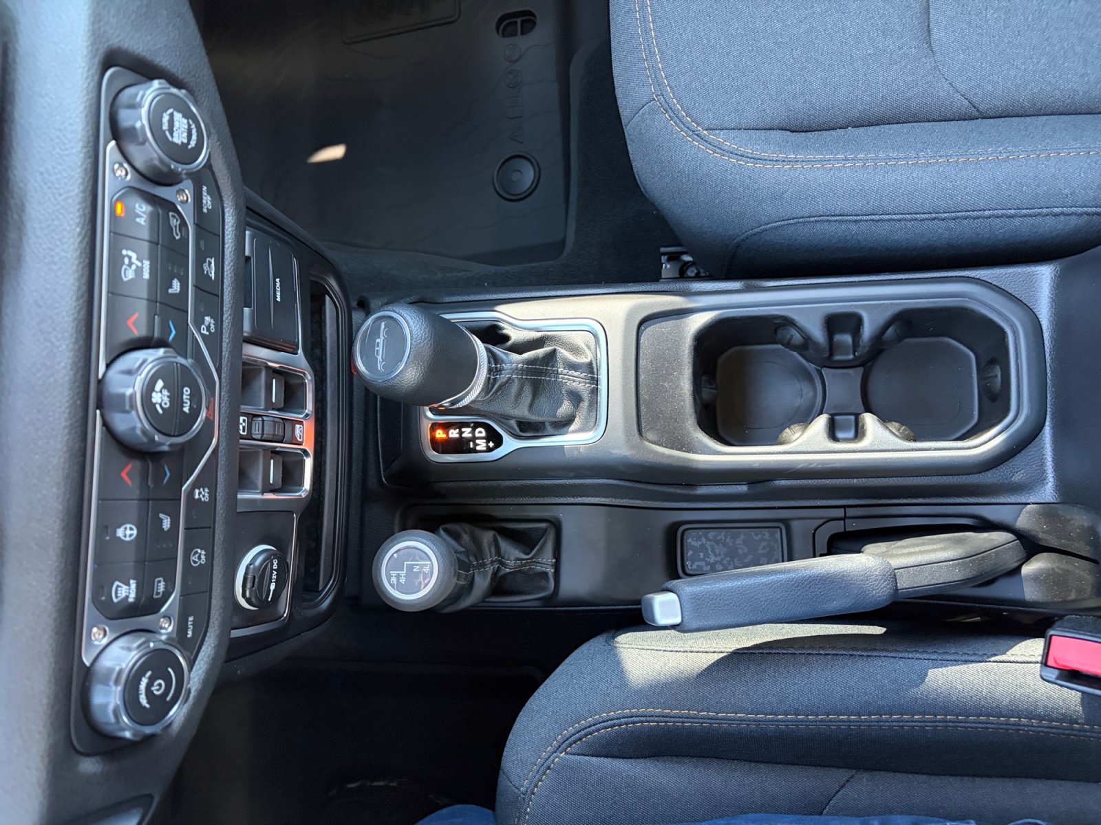 New 2026 Jeep Gladiator Sport AWD/4WD image 29