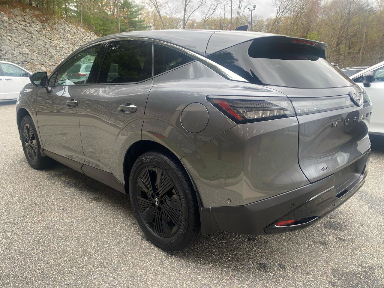 Used 2025 Nissan Murano SV AWD/4WD image 3