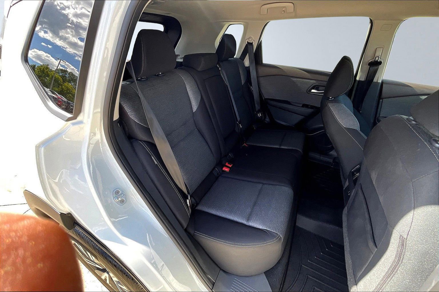 Certified 2022 Nissan Rogue SV image 34