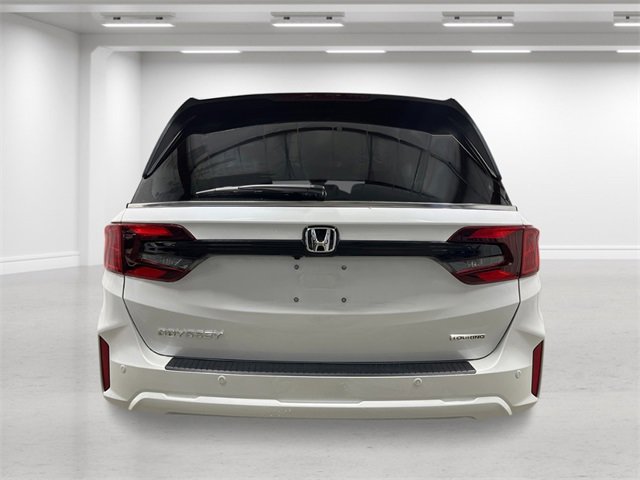 New 2026 Honda Odyssey Touring image 4