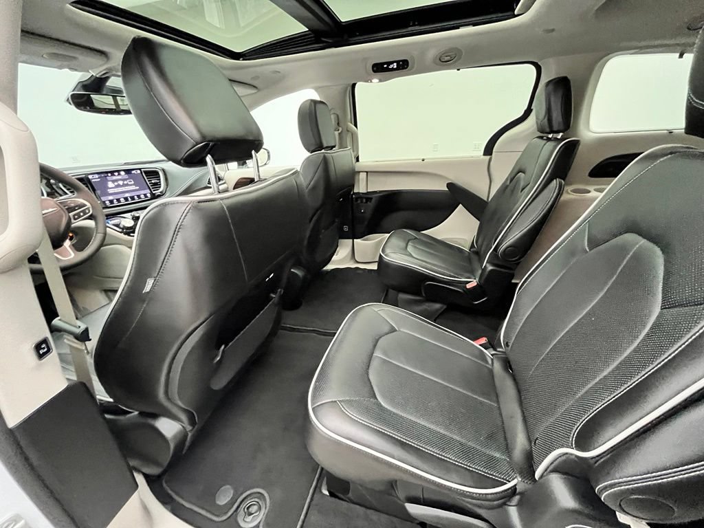 Used 2024 Chrysler Pacifica Limited FWD image 39