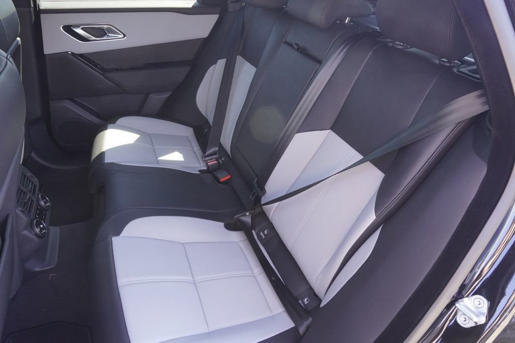 New 2026 Land Rover Range Rover Velar Dynamic SE image 30
