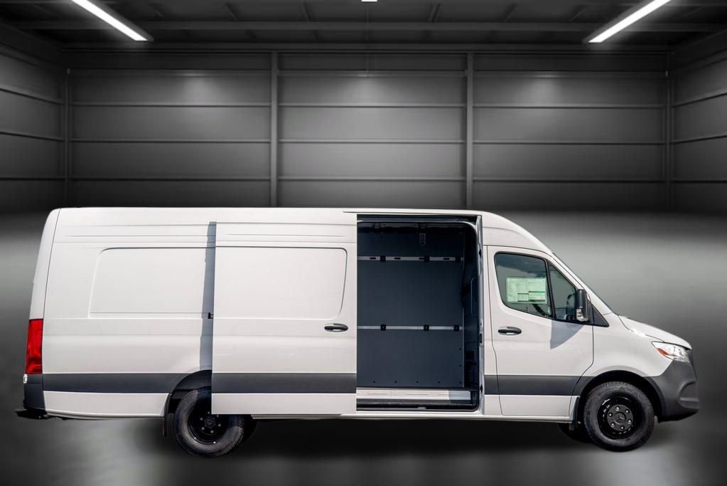 Used 2024 Mercedes-Benz Sprinter 3500 image 7