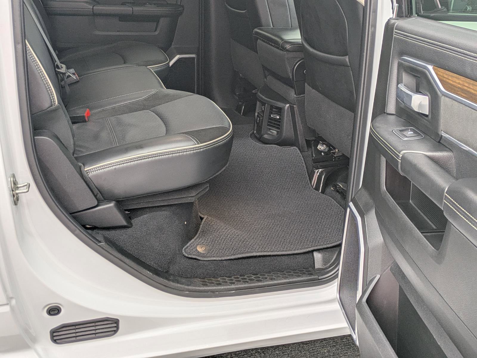 Used 2024 RAM 2500 Laramie image 17