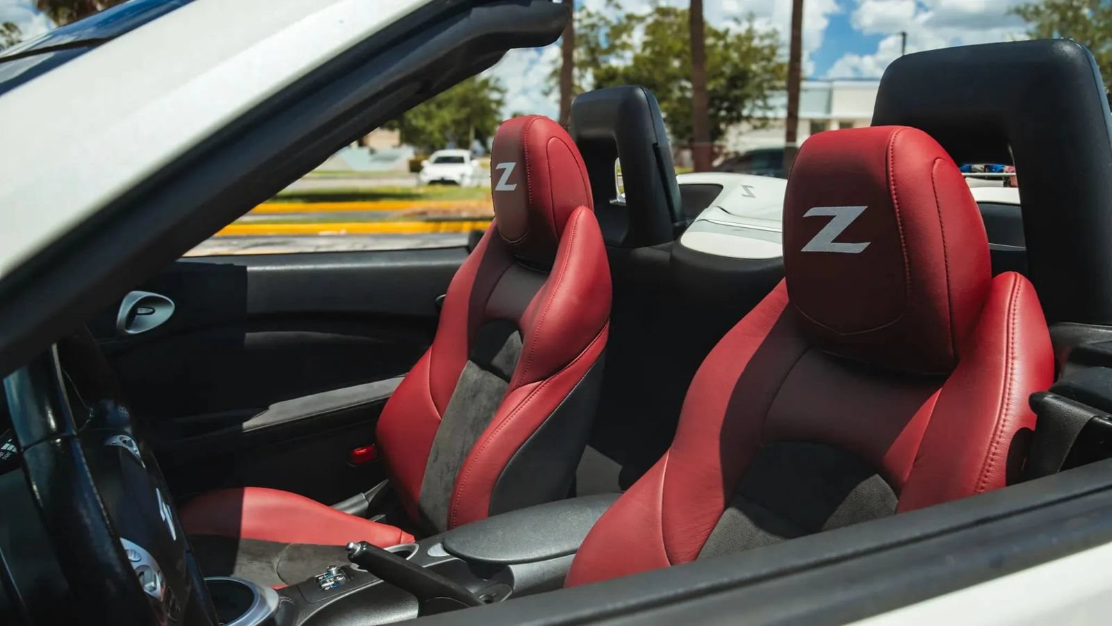 Used 2013 Nissan 370Z Touring w/ Sport Pkg RWD image 25
