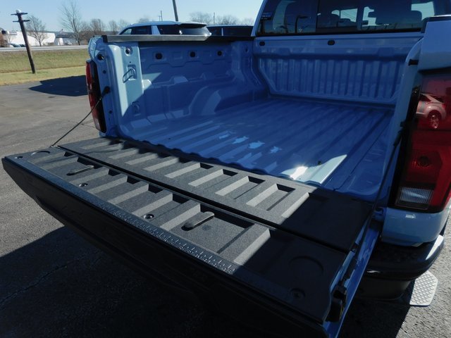 Used 2025 Chevrolet Colorado Z71 w/ Technology Package image 12