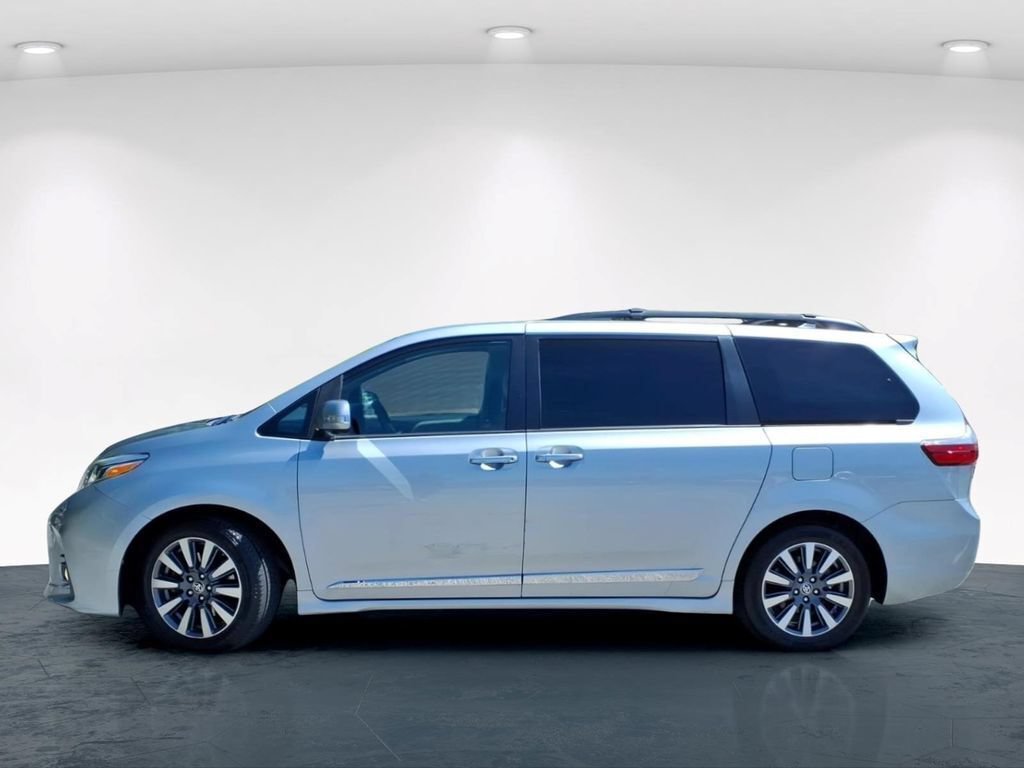 Used 2020 Toyota Sienna Limited Premium FWD image 11