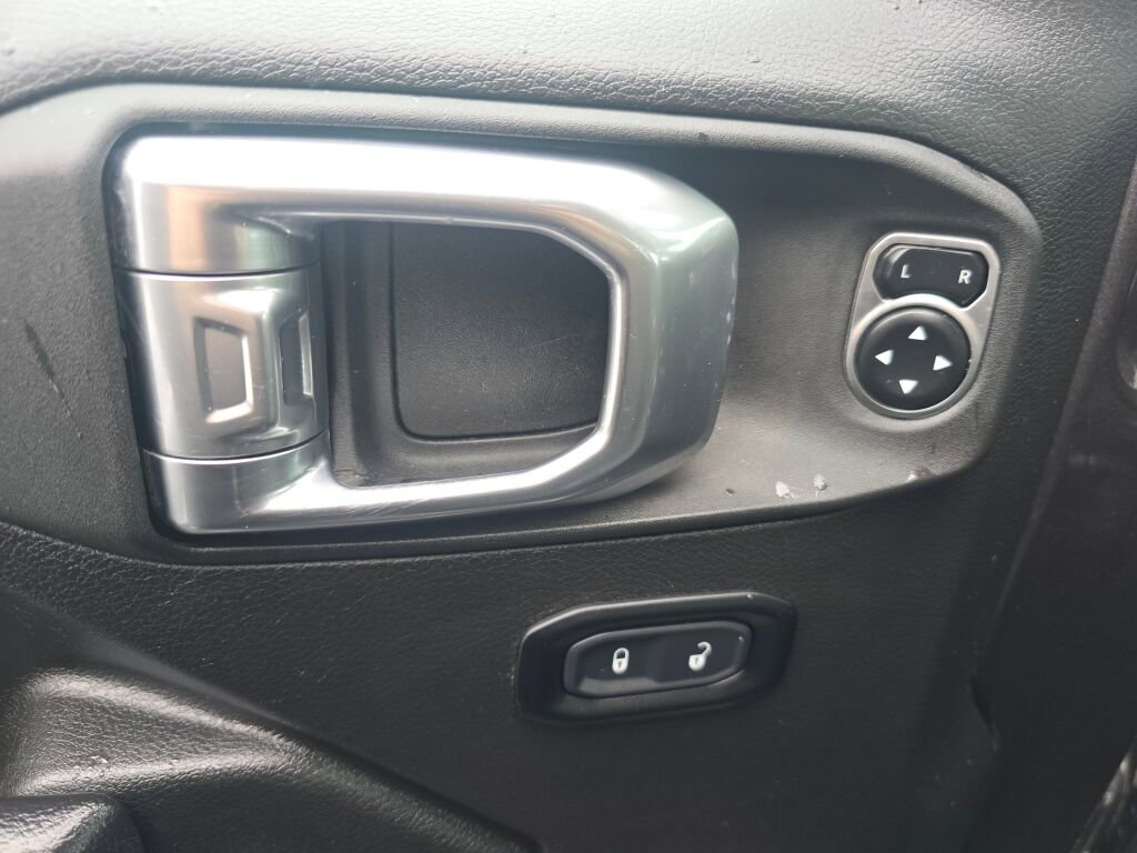 Used 2024 Jeep Wrangler Unlimited image 19