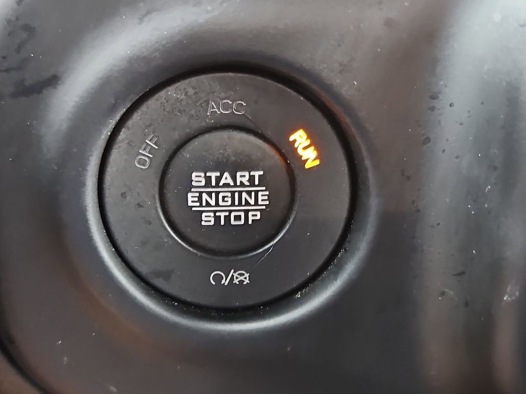 Used 2021 Jeep Wrangler Unlimited Sahara w/ Cold Weather Group image 17