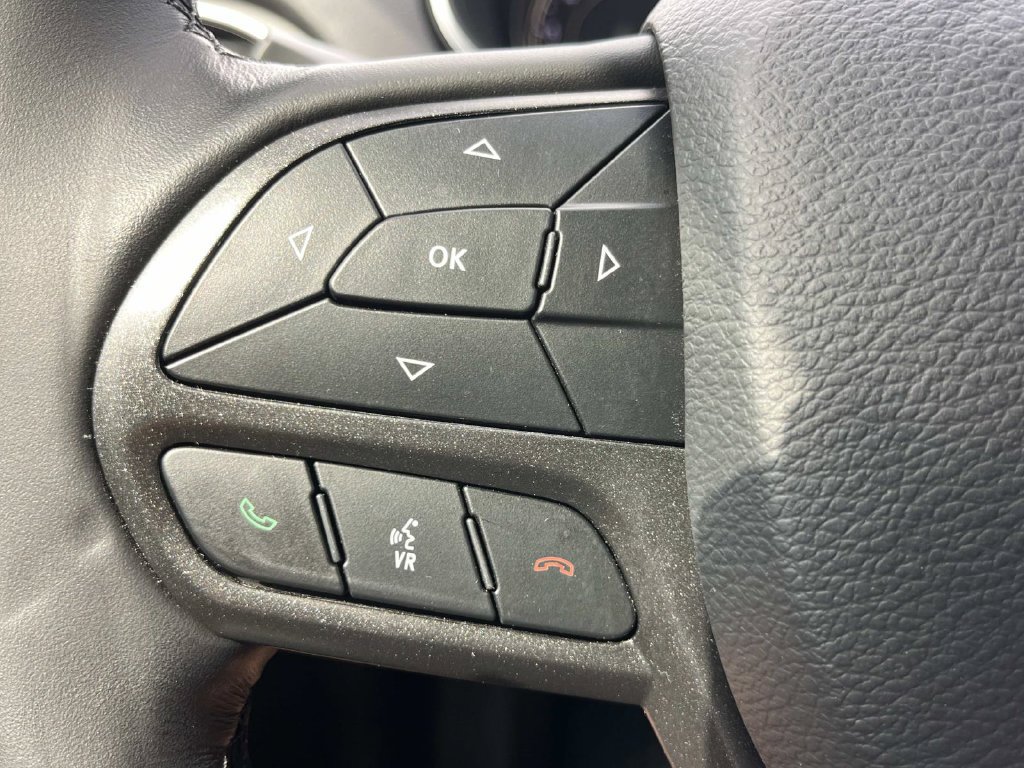 Used 2021 Jeep Cherokee Trailhawk AWD/4WD image 35