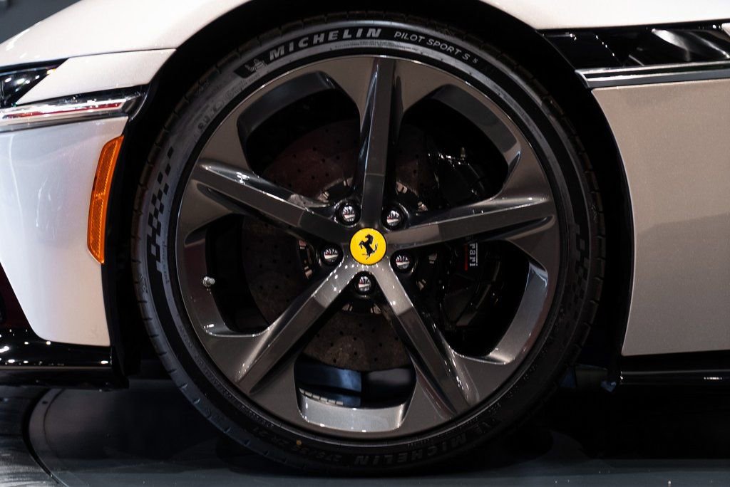Certified 2025 Ferrari 12Cilindri RWD image 13