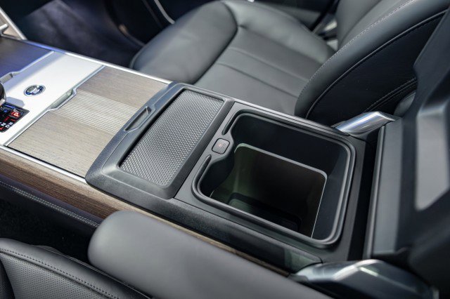Used 2025 Land Rover Range Rover Autobiography image 36