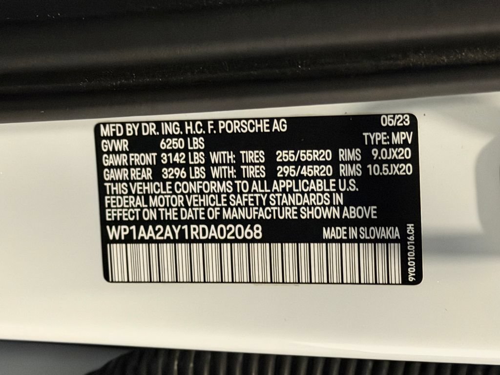 Certified 2024 Porsche Cayenne AWD/4WD image 26