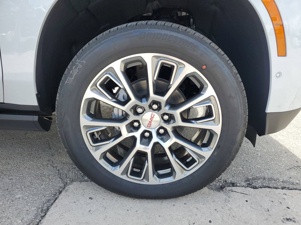 New 2026 GMC Yukon XL Denali w/ Denali Reserve Package AWD/4WD image 6