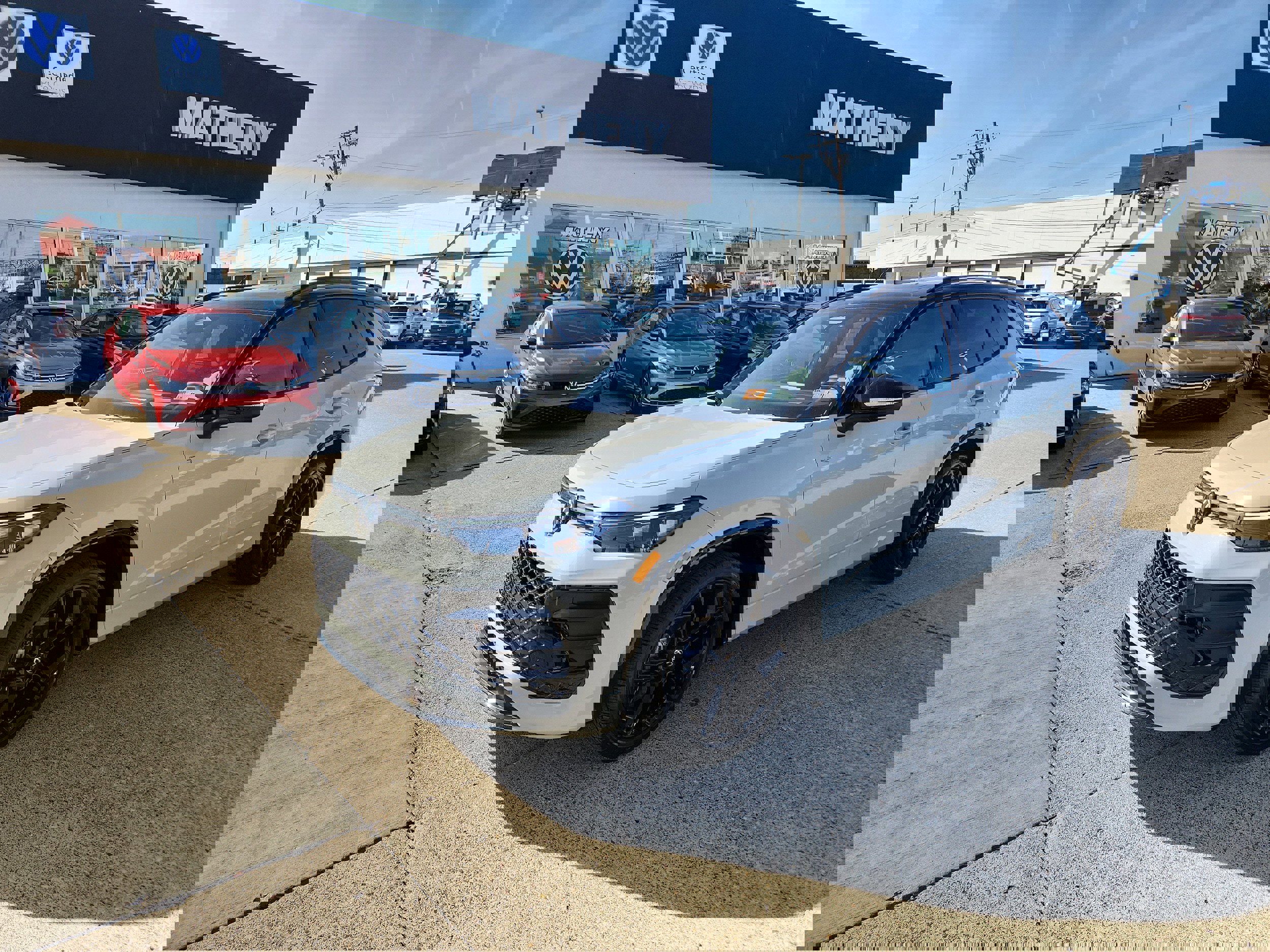 New 2026 Volkswagen Tiguan SE R-Line image 1