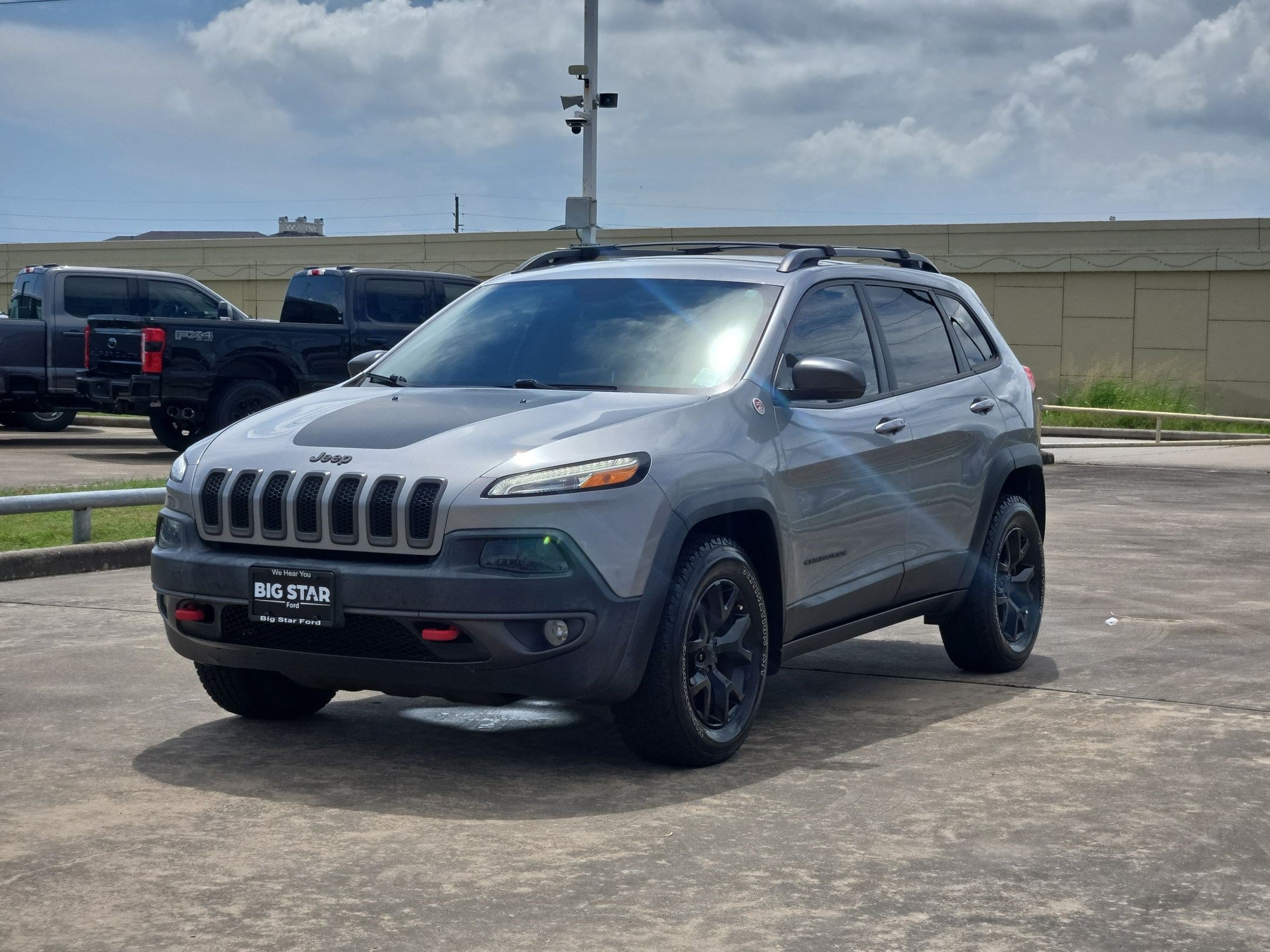 Used 2016 Jeep Cherokee Trailhawk w/ Comfort/Convenience Group AWD/4WD image 10
