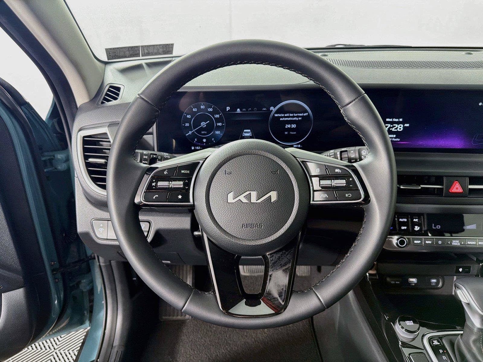 Used 2026 Kia Seltos EX w/ EX Sunroof Package AWD/4WD image 3