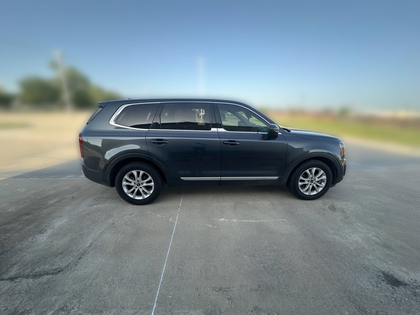 Used 2020 Kia Telluride LX FWD image 5