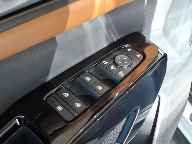 New 2026 Nissan Pathfinder Platinum AWD/4WD image 10