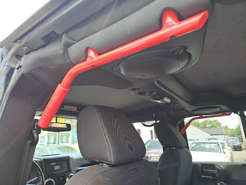 Used 2014 Jeep Wrangler Unlimited Rubicon w/ Connectivity Group image 40