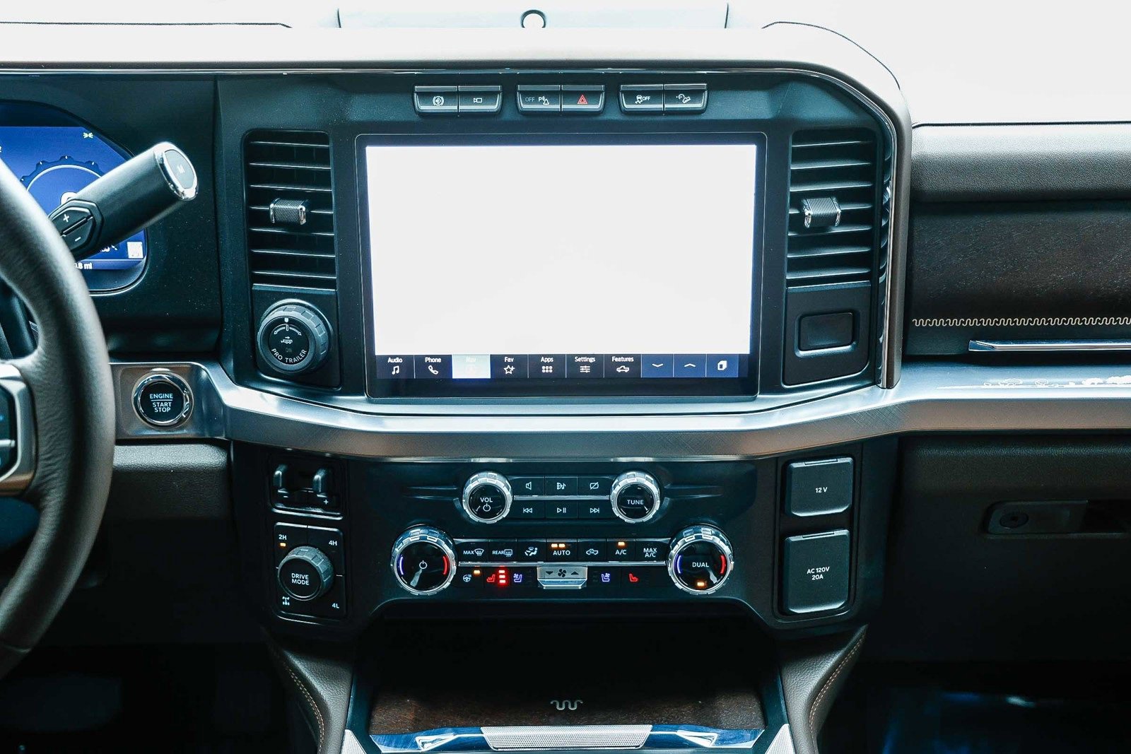 Used 2024 Ford F350 King Ranch w/ FX4 Off-Road Package image 11