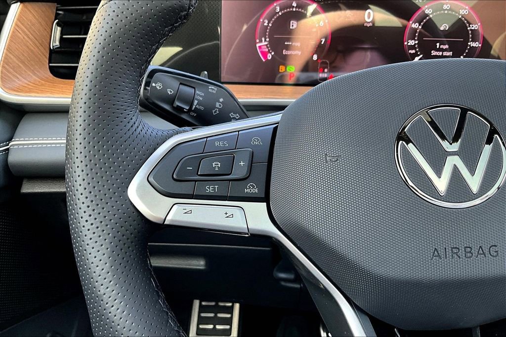 New 2026 Volkswagen Tiguan SEL R-Line image 10