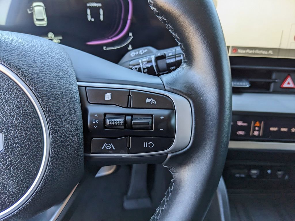 Certified 2025 Kia Sportage EX image 33