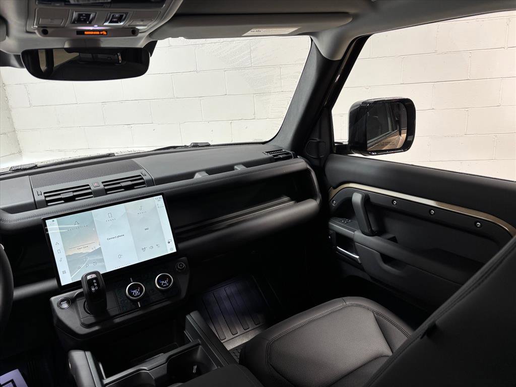 Used 2026 Land Rover Defender 110 S image 37