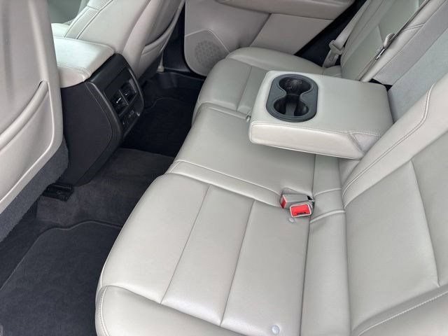 Used 2019 Cadillac XT4 Luxury w/ Cold Weather Package FWD image 30
