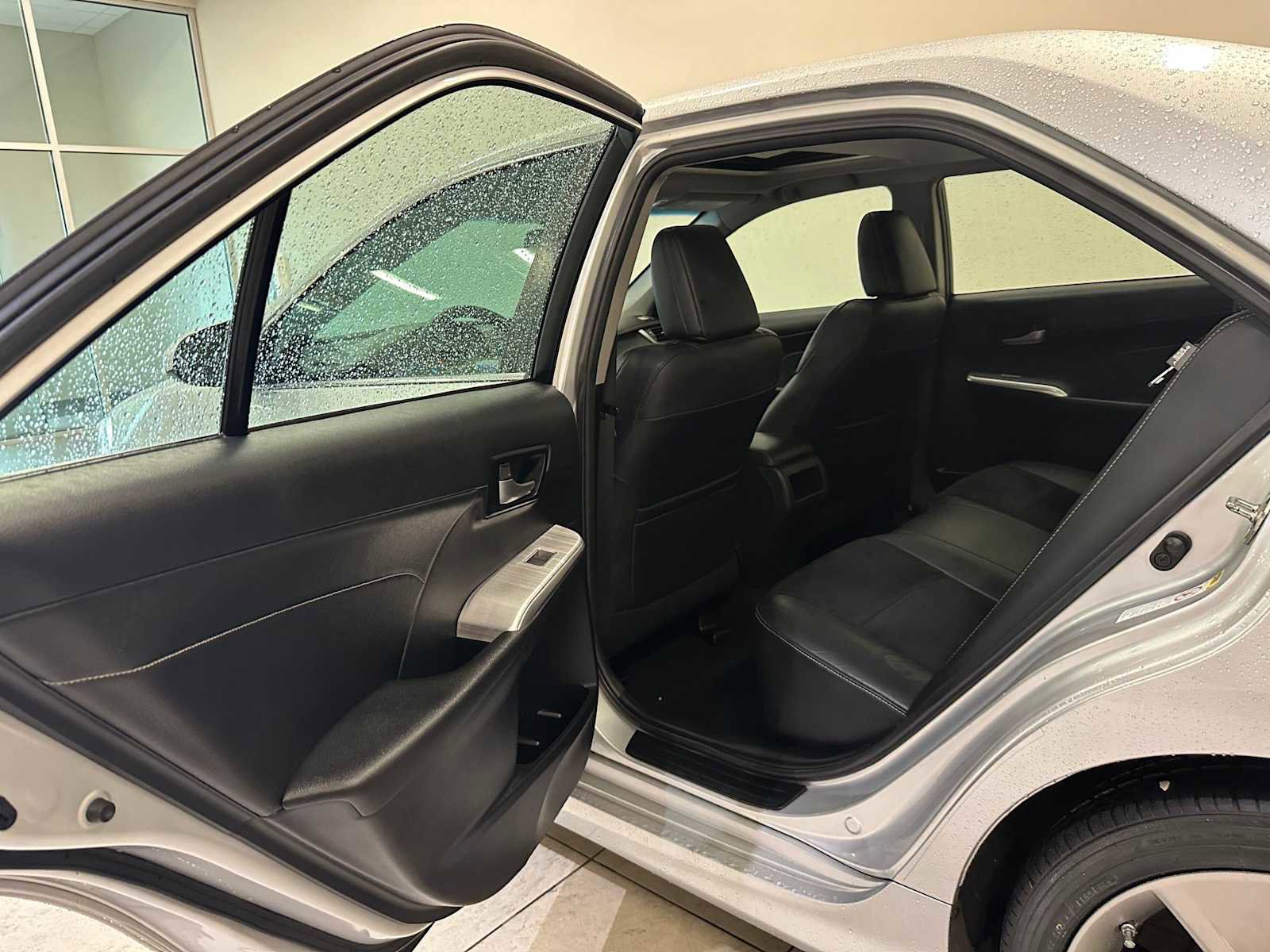 Used 2013 Toyota Camry SE w/ Leather Pkg image 22