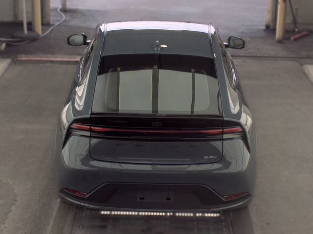 Used 2025 Toyota Prius LE FWD image 5