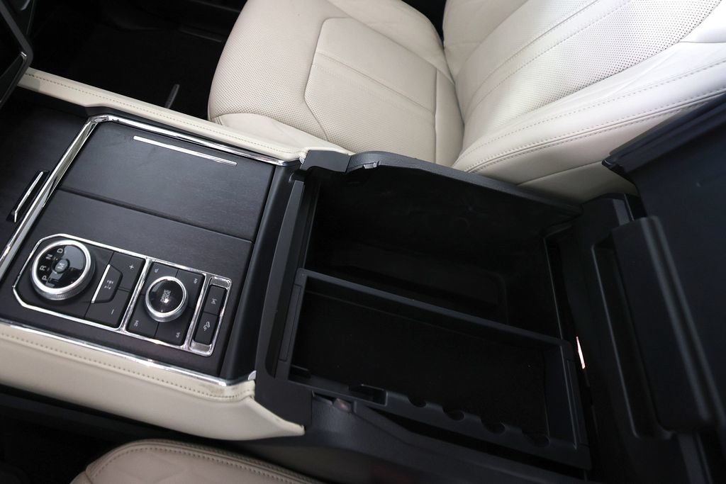 Used 2024 Ford Expedition Max Platinum AWD/4WD image 38