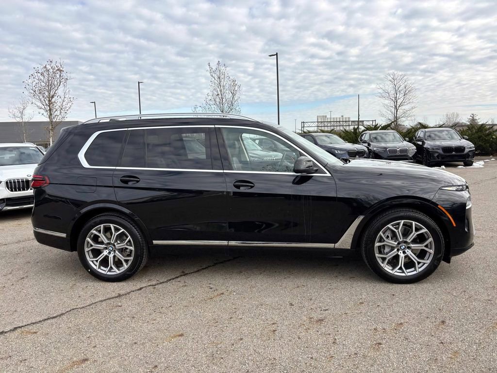 Certified 2025 BMW X7 xDrive40i image 8