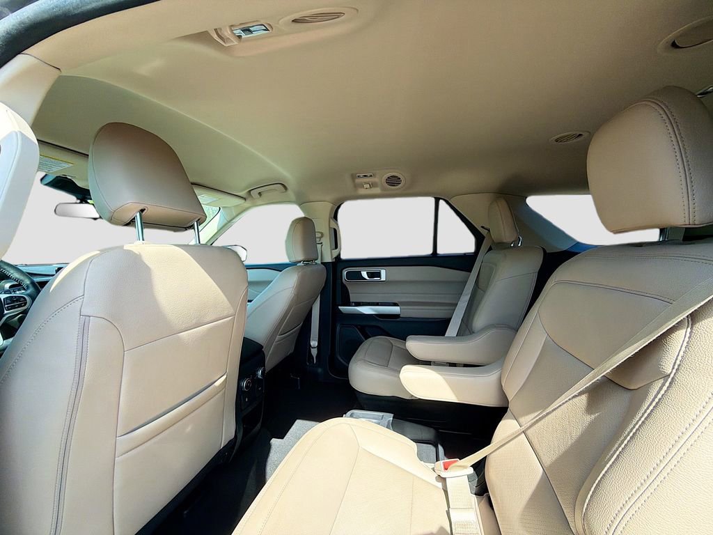 Used 2021 Ford Explorer XLT image 23