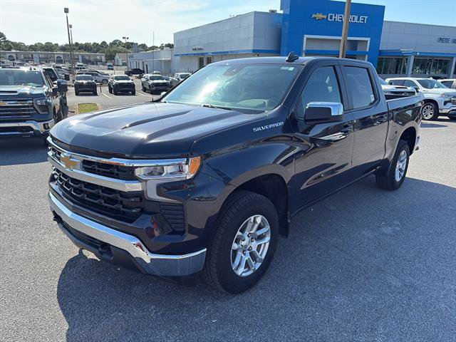 Used 2023 Chevrolet Silverado 1500 LT AWD/4WD image 2