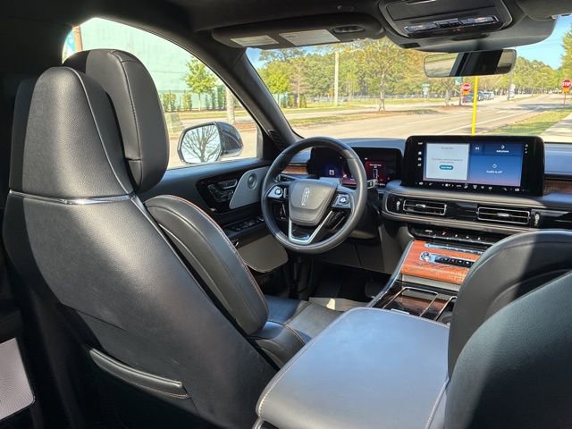 Certified 2025 Lincoln Aviator Black Label AWD/4WD image 26