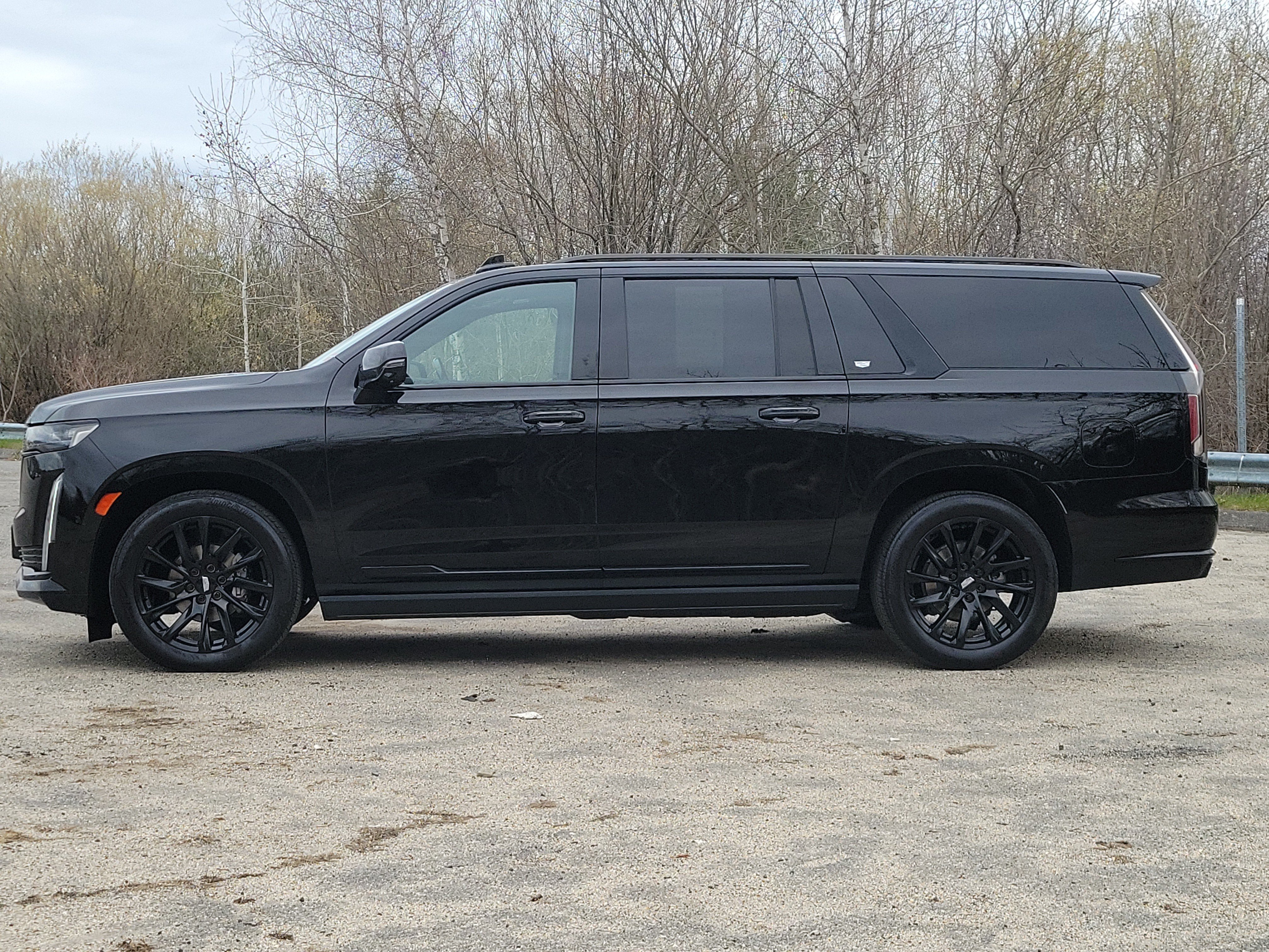 Certified 2024 Cadillac Escalade ESV Sport Platinum w/ LPO, ONYX Package AWD/4WD image 8